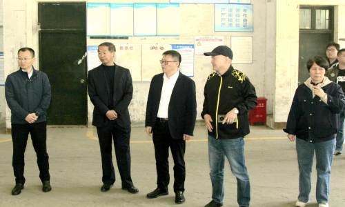 桐鄉市委常委、政法委書記朱國清等相關部門負責人，來公司檢查安全生產工作